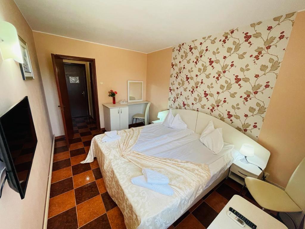 נפטון Hotel Turist מראה חיצוני תמונה