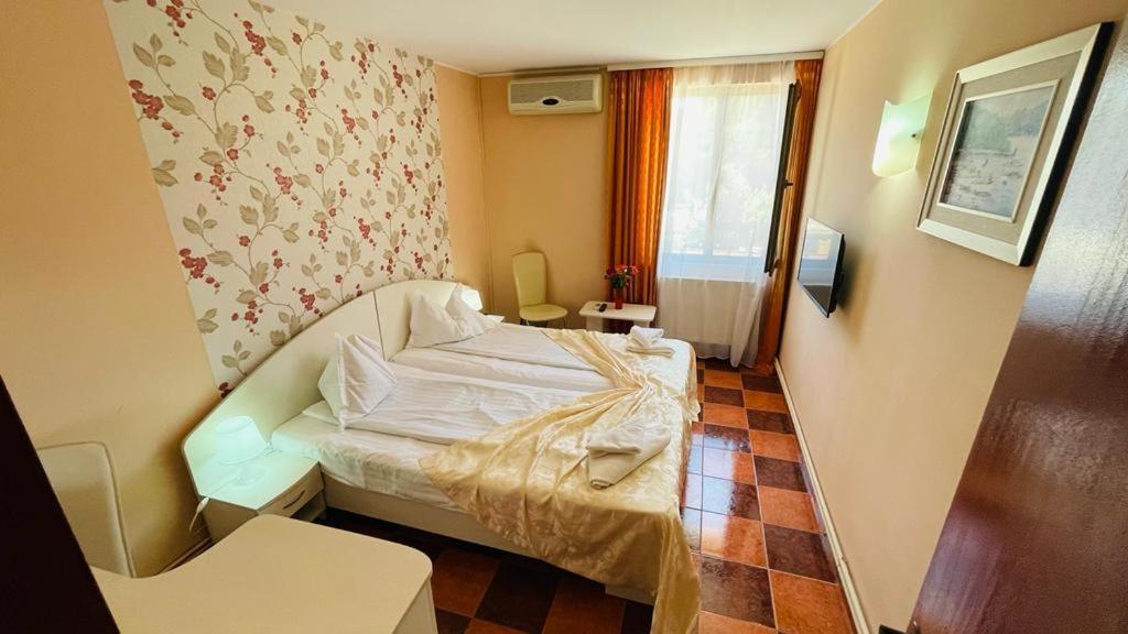 נפטון Hotel Turist מראה חיצוני תמונה