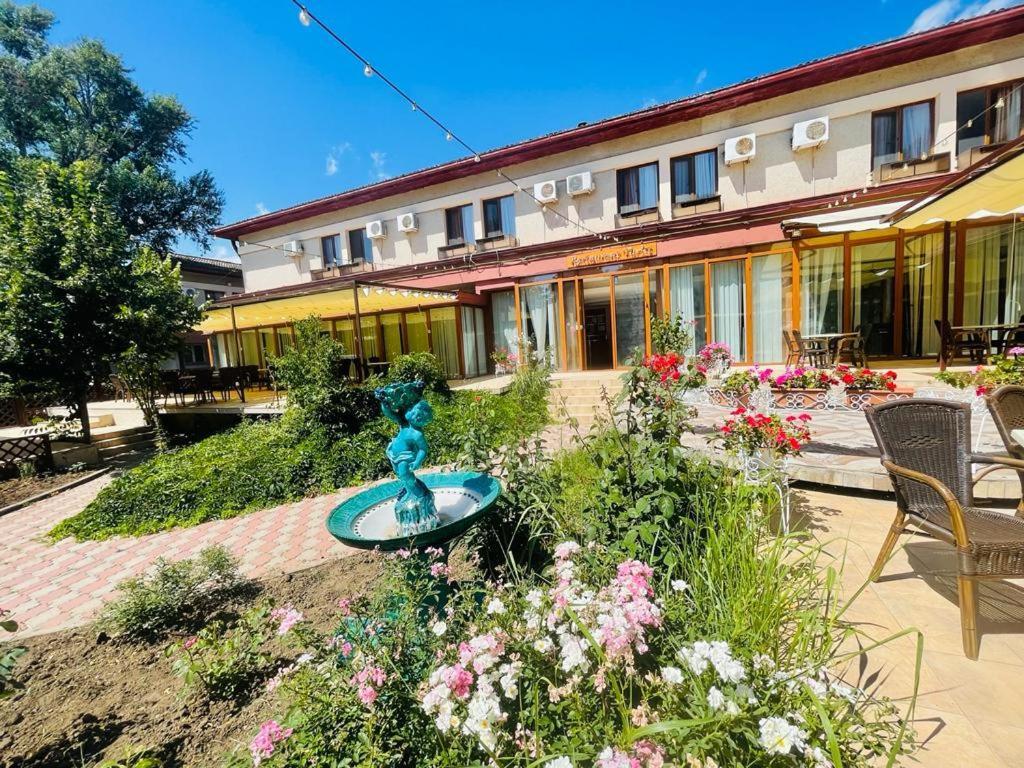 נפטון Hotel Turist מראה חיצוני תמונה