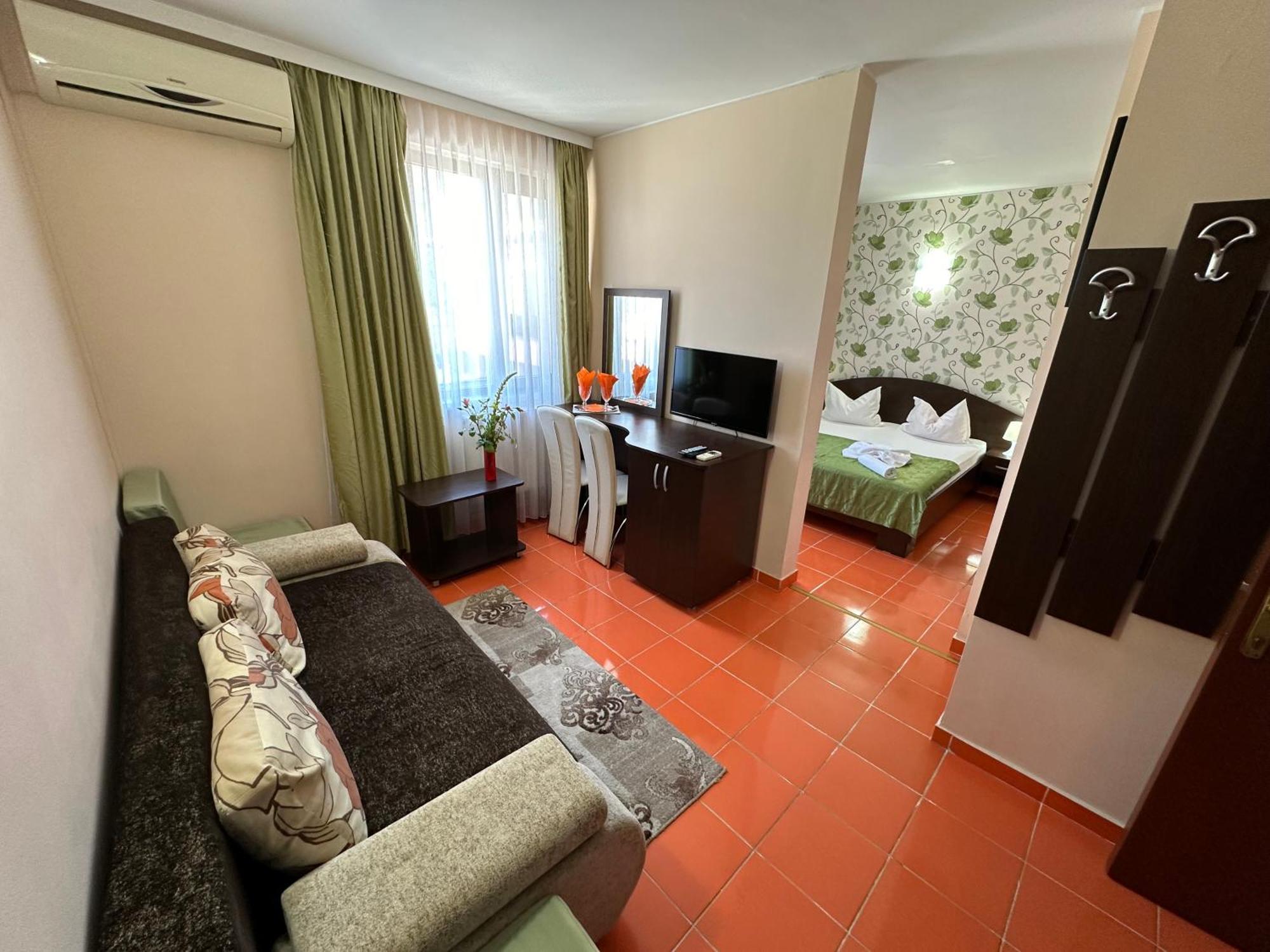 נפטון Hotel Turist מראה חיצוני תמונה