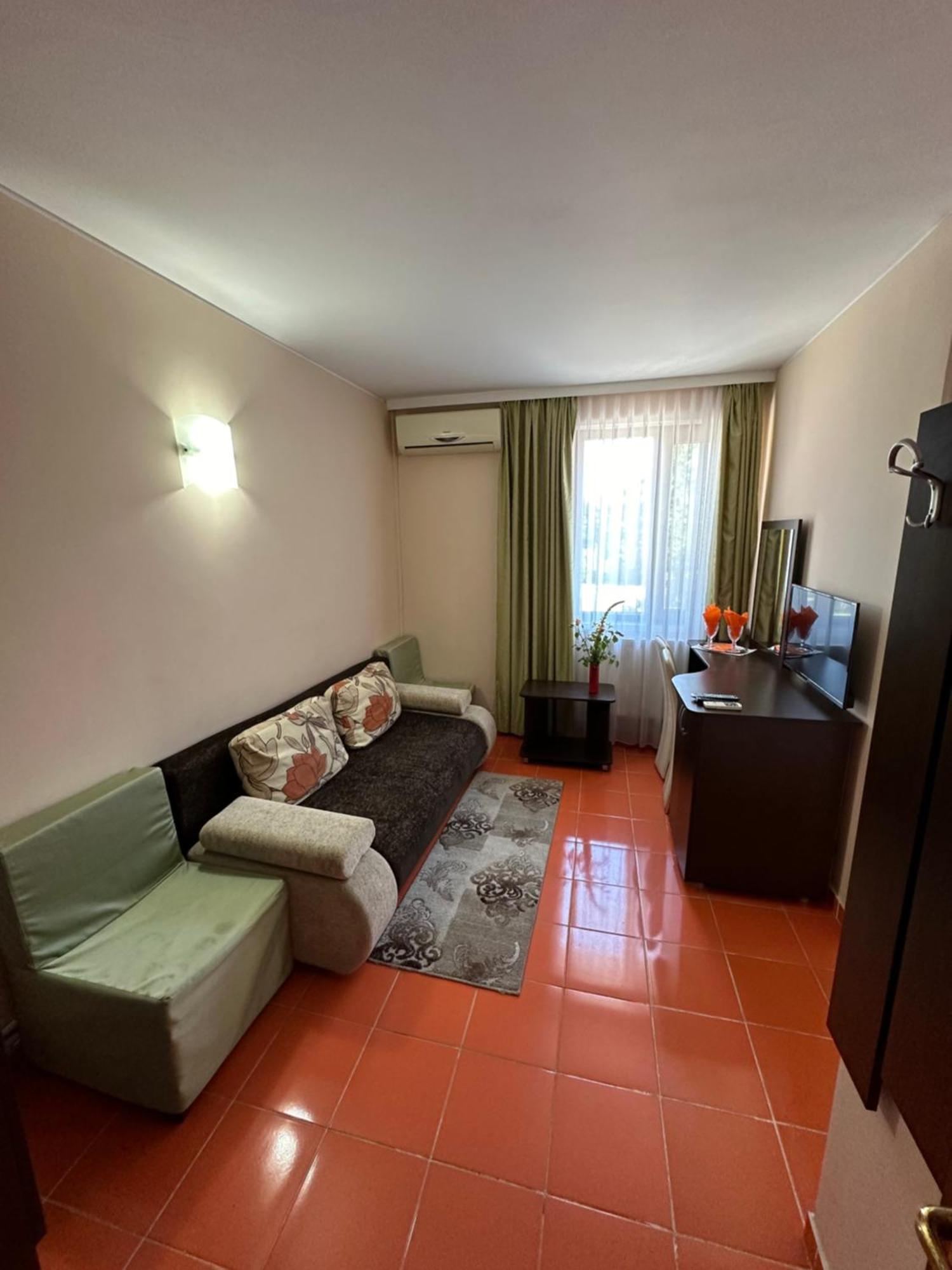 נפטון Hotel Turist מראה חיצוני תמונה
