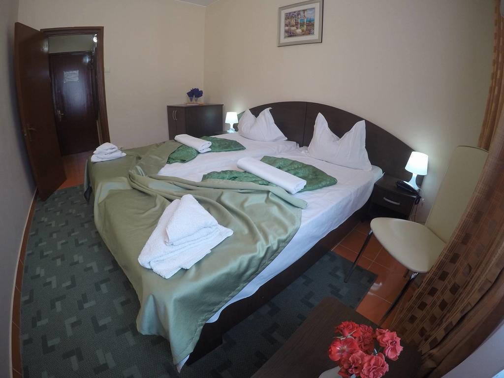 נפטון Hotel Turist מראה חיצוני תמונה